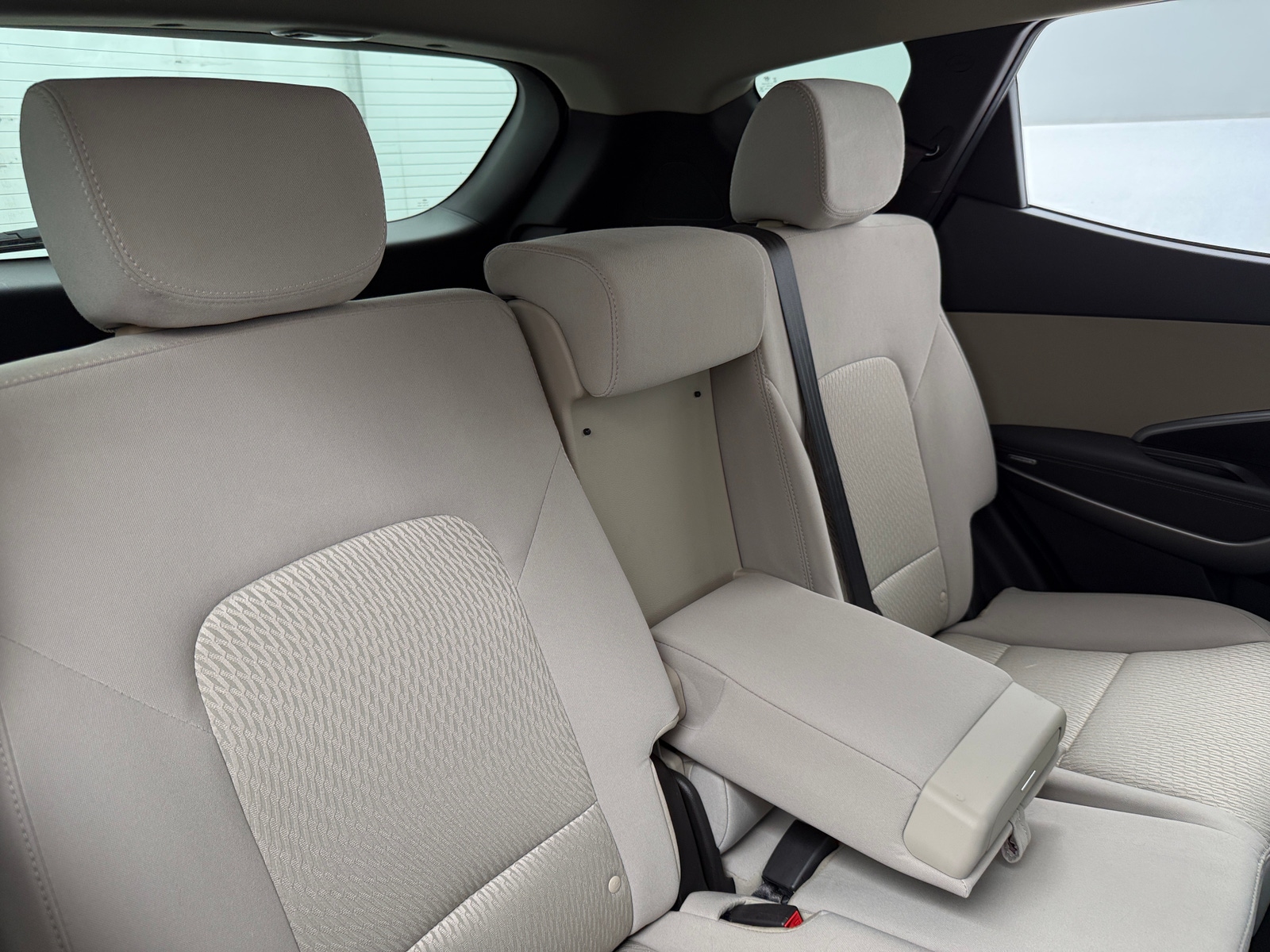 Thumbnail: 2016 Hyundai Santa Fe - 6