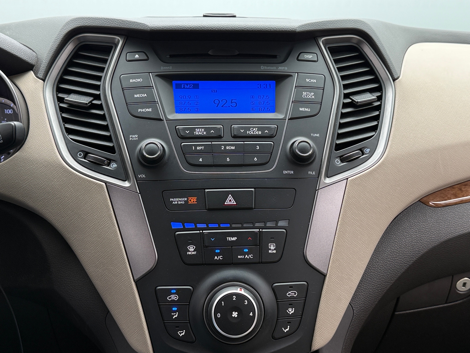 Thumbnail: 2016 Hyundai Santa Fe - 4