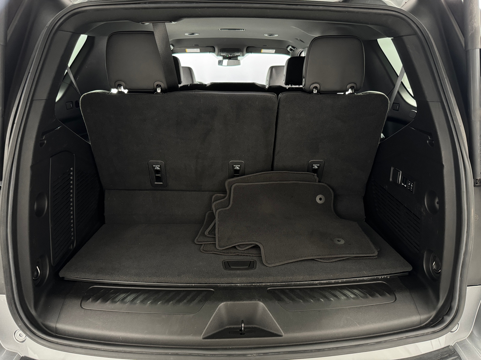 Thumbnail: 2023 Chevrolet Tahoe - 6