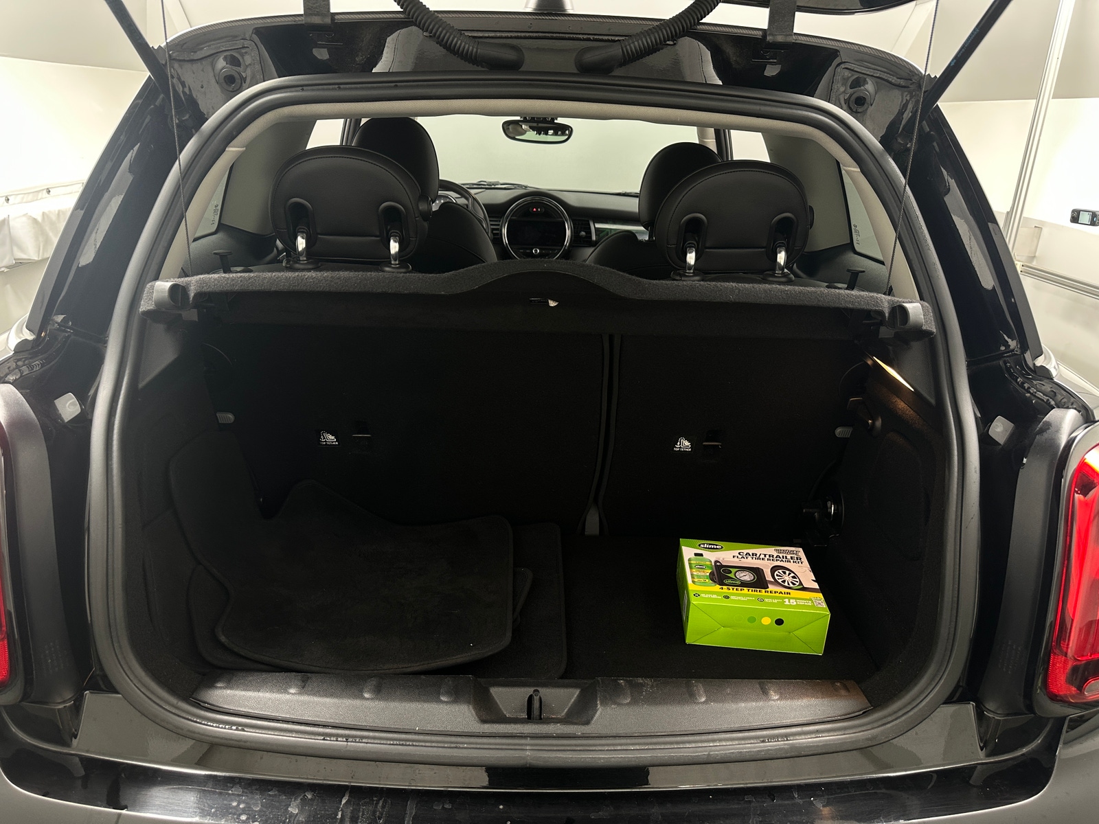 Thumbnail: 2019 MINI Cooper Hardtop - 6