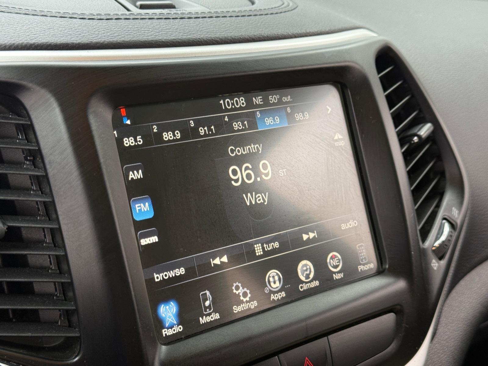 Thumbnail: 2017 Jeep Cherokee - 4