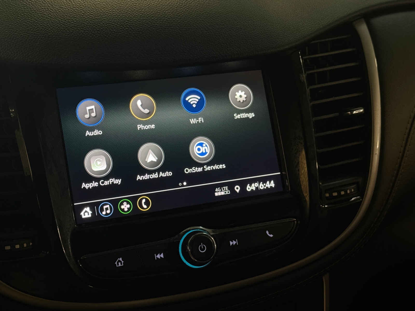 Thumbnail: 2022 Chevrolet Trax - 4