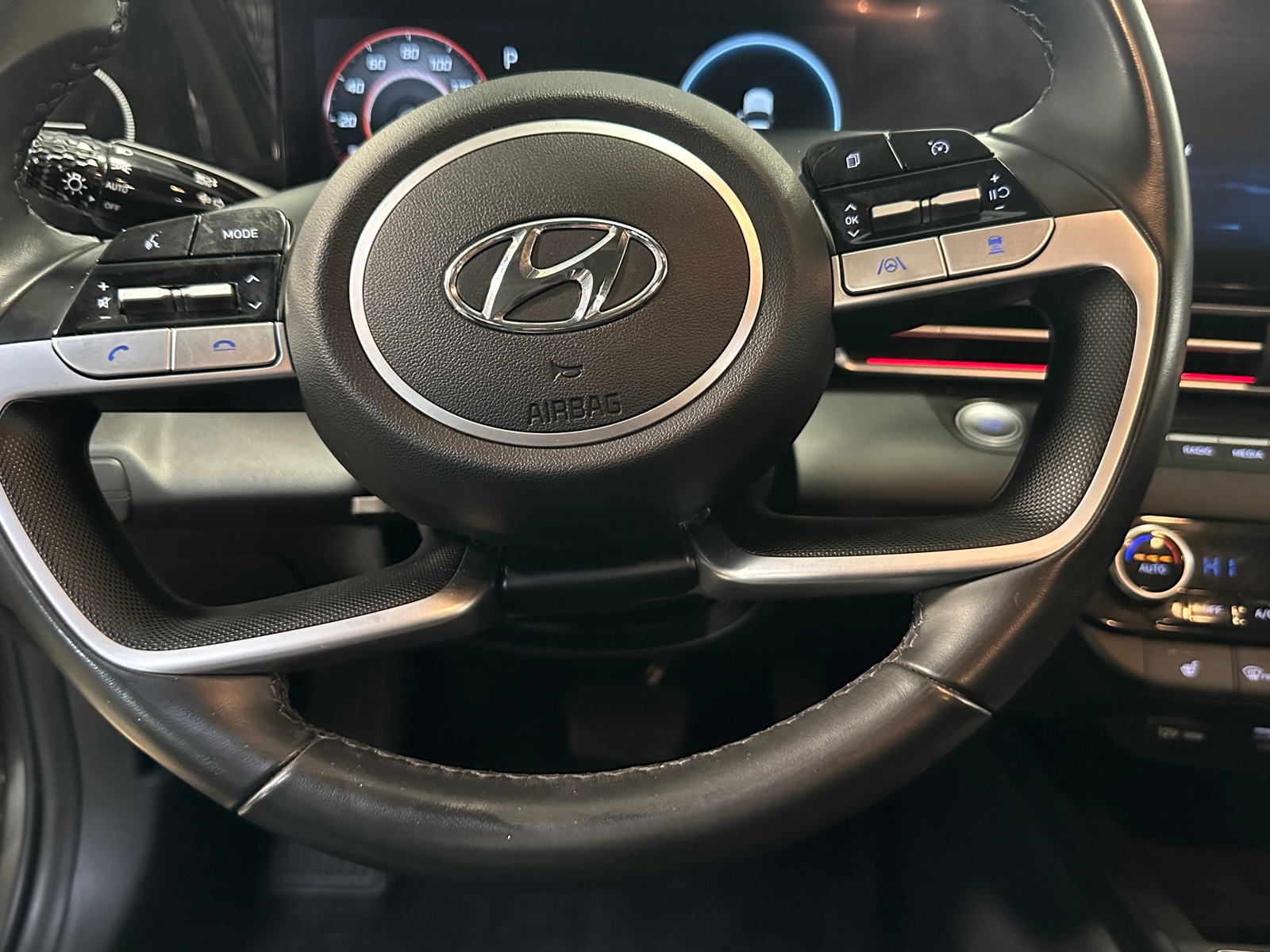 Thumbnail: 2023 Hyundai Elantra - 4