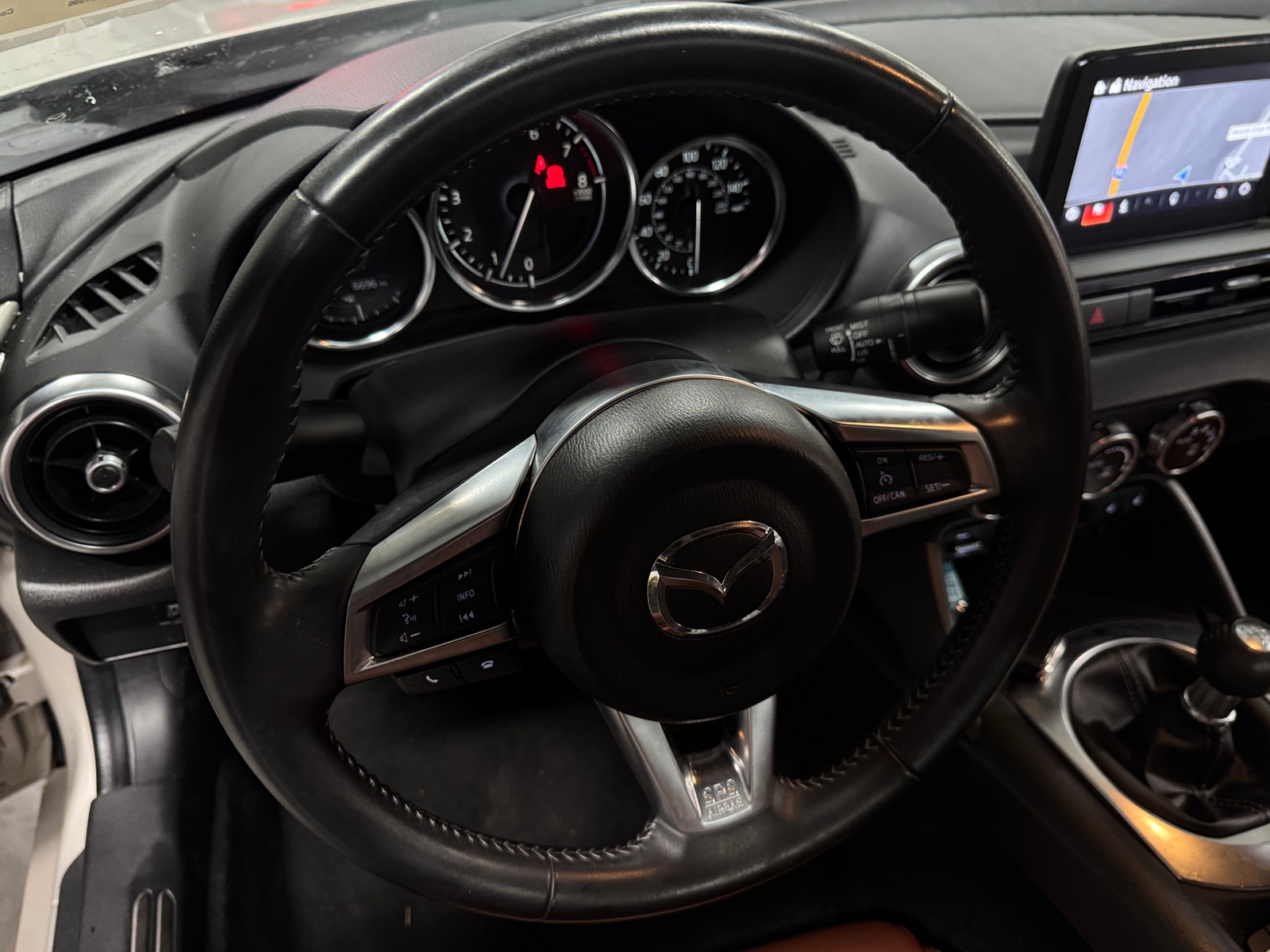 Thumbnail: 2022 Mazda MX-5 Miata - 4