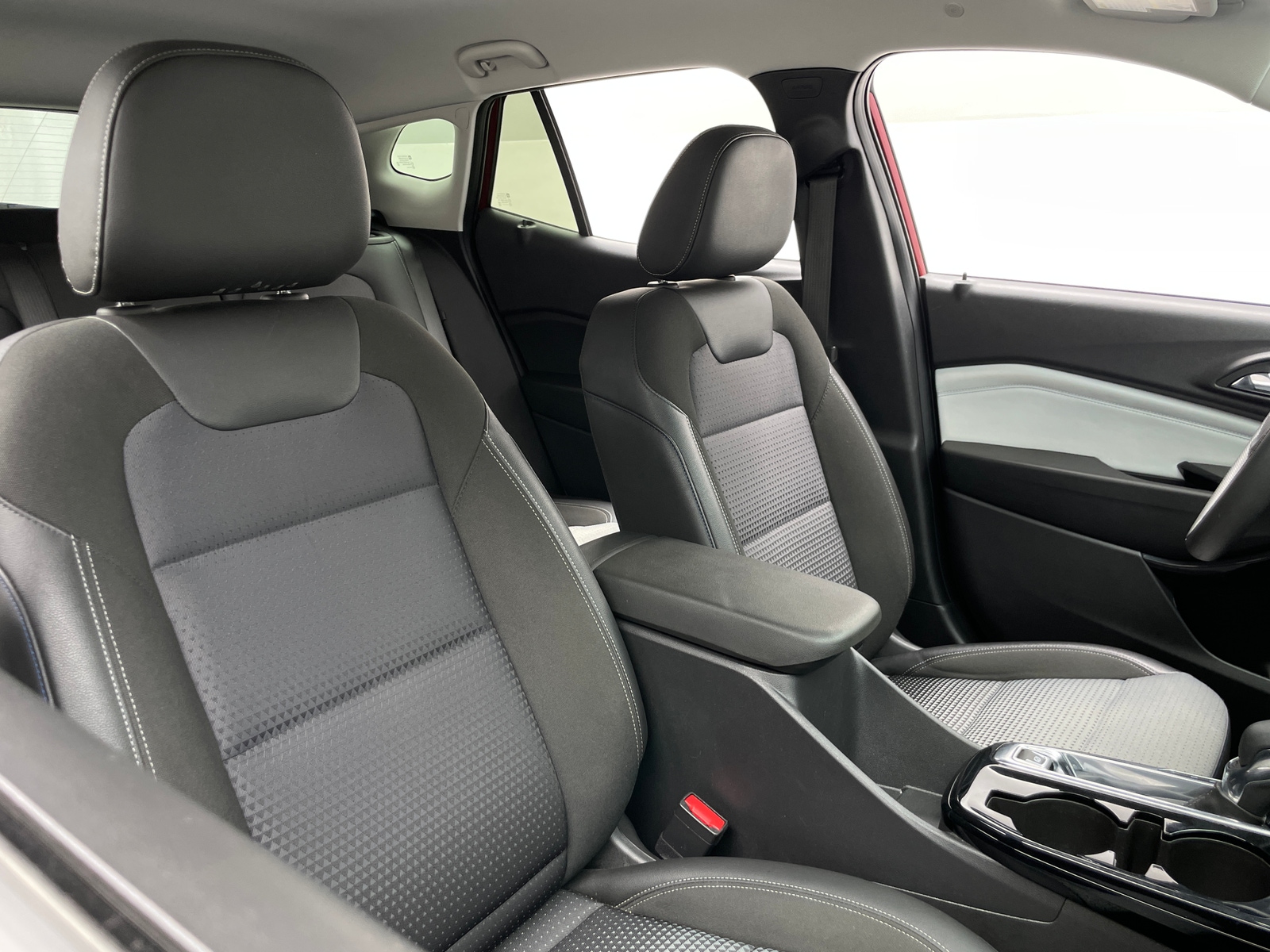 Thumbnail: 2025 Chevrolet Trax - 2