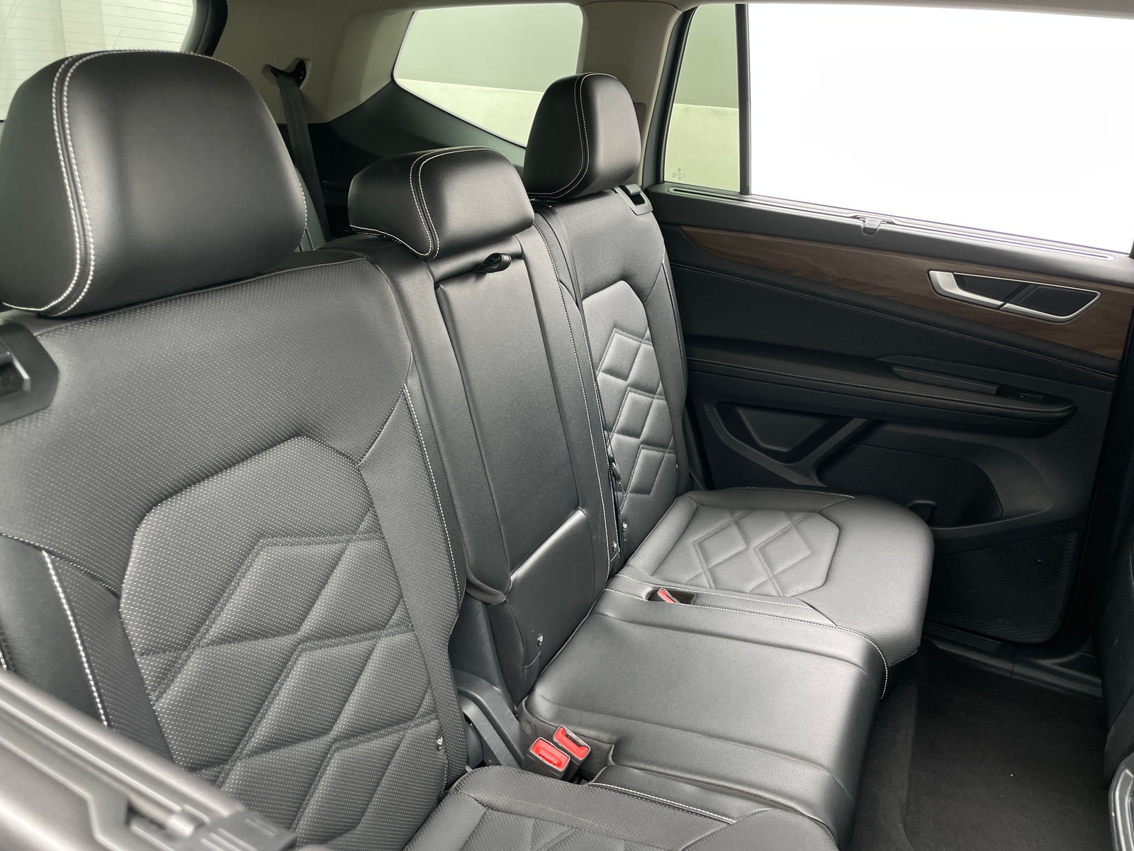 Thumbnail: 2024 Volkswagen Atlas - 5