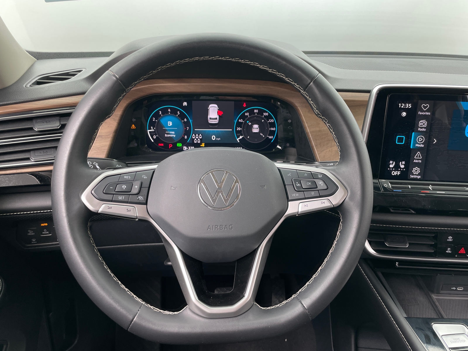 Thumbnail: 2024 Volkswagen Atlas - 4