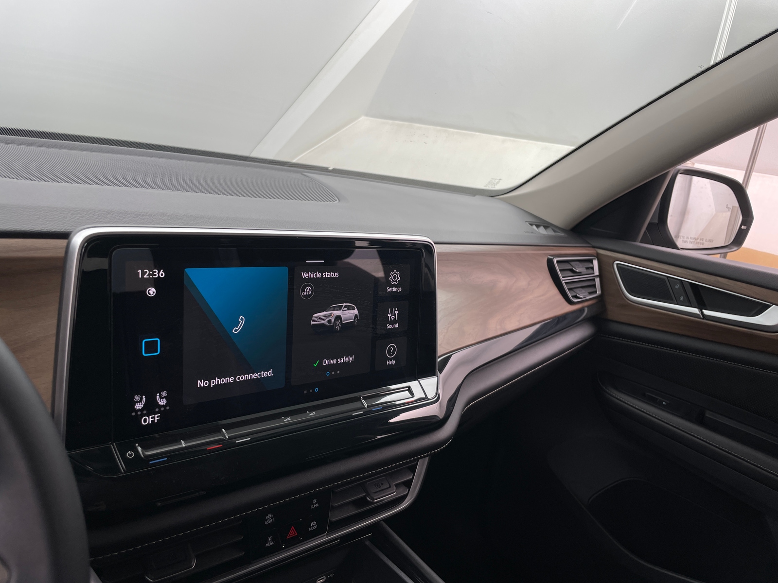 Thumbnail: 2024 Volkswagen Atlas - 3