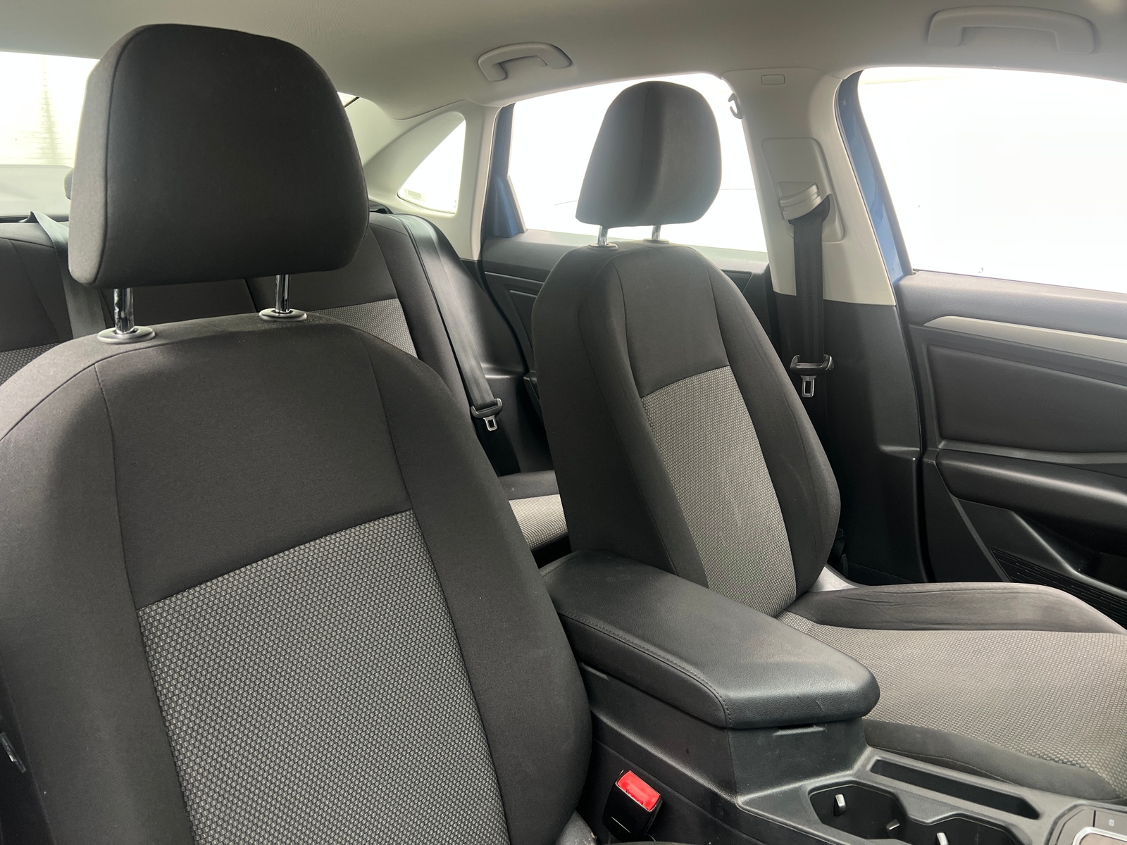 Thumbnail: 2019 Volkswagen Jetta - 2