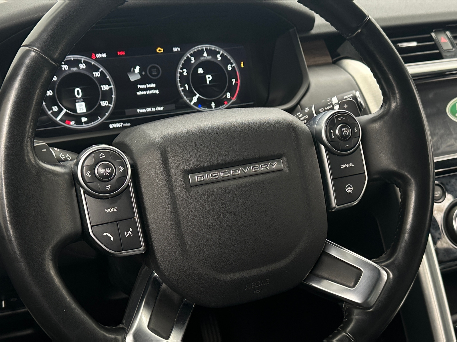 Thumbnail: 2018 Land Rover Discovery - 4