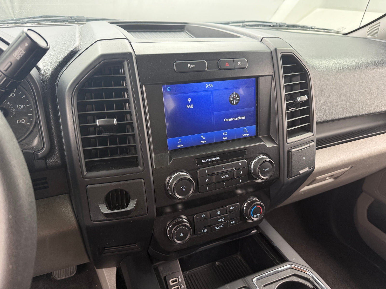 Thumbnail: 2020 Ford Econoline - 4