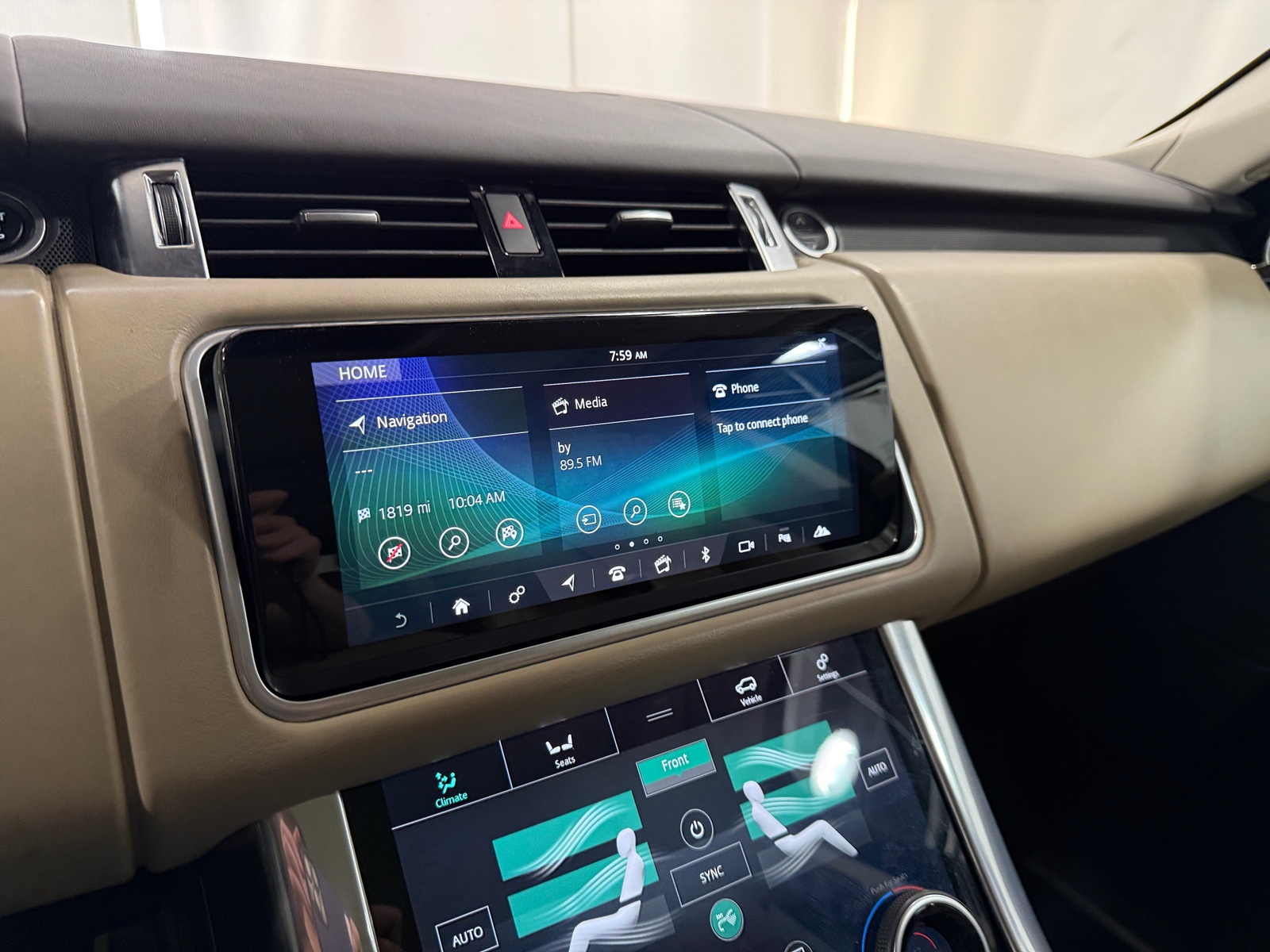 Thumbnail: 2018 Land Rover Range Rover Sport - 3