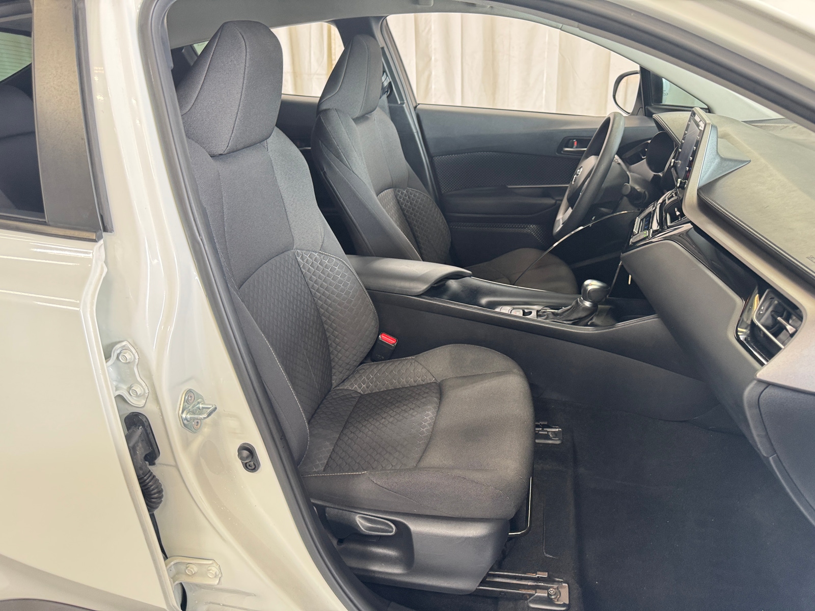 Thumbnail: 2021 Toyota C-HR - 2