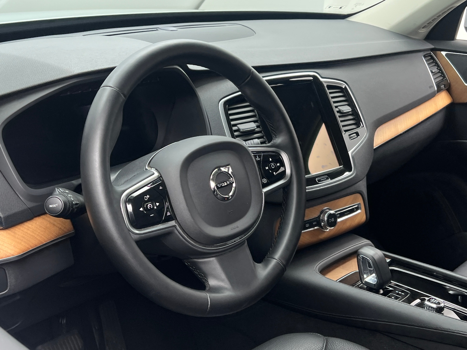 Thumbnail: 2025 Volvo XC90 - 4