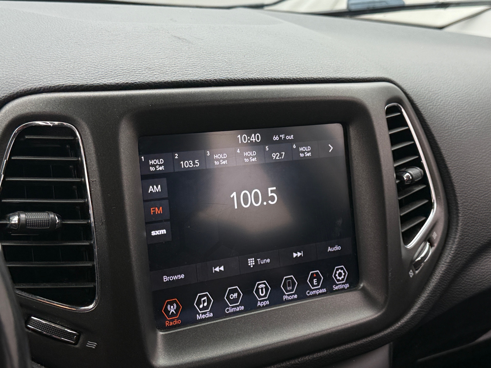 Thumbnail: 2019 Jeep Compass - 3