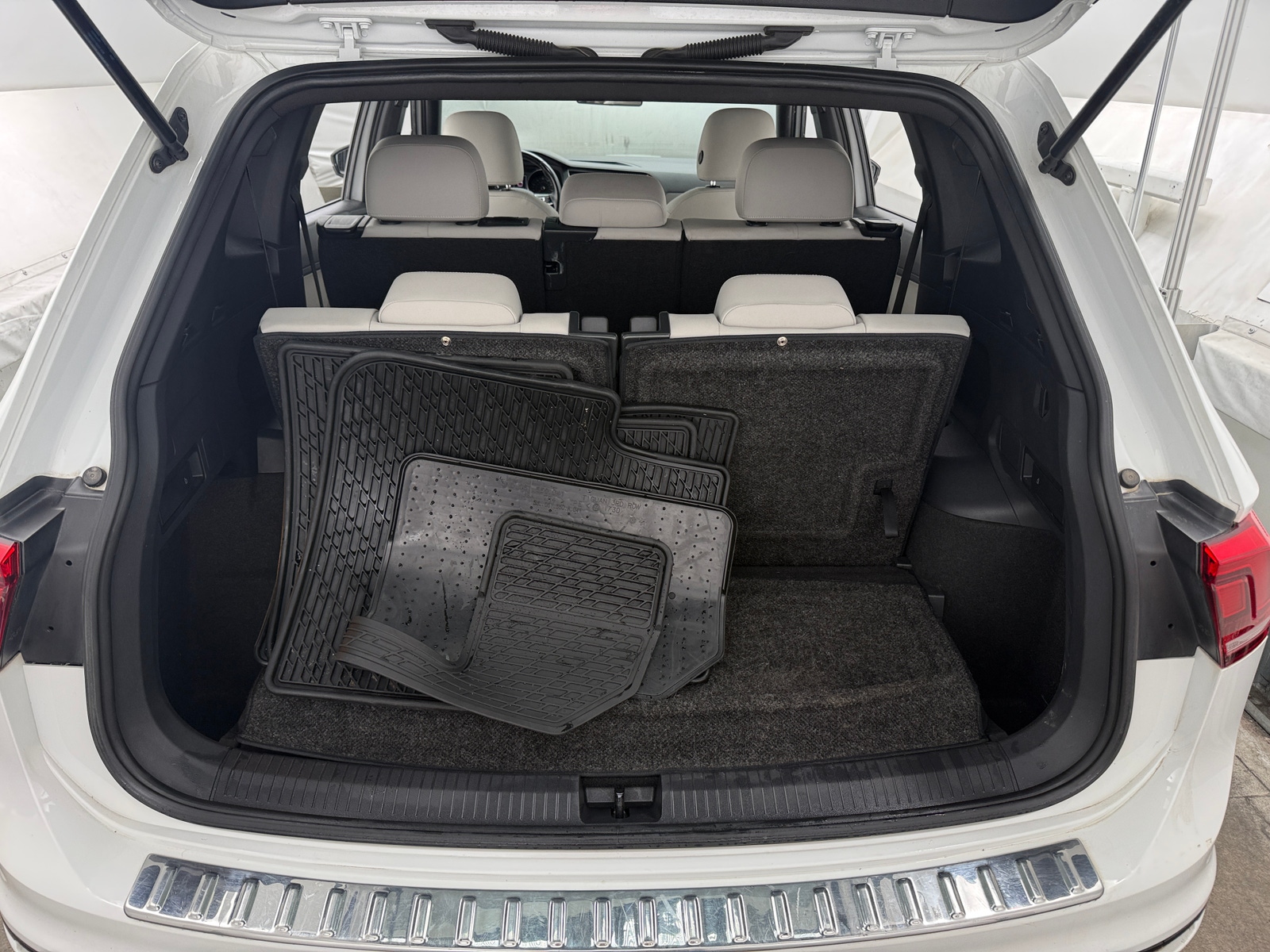 Thumbnail: 2020 Volkswagen Tiguan - 6