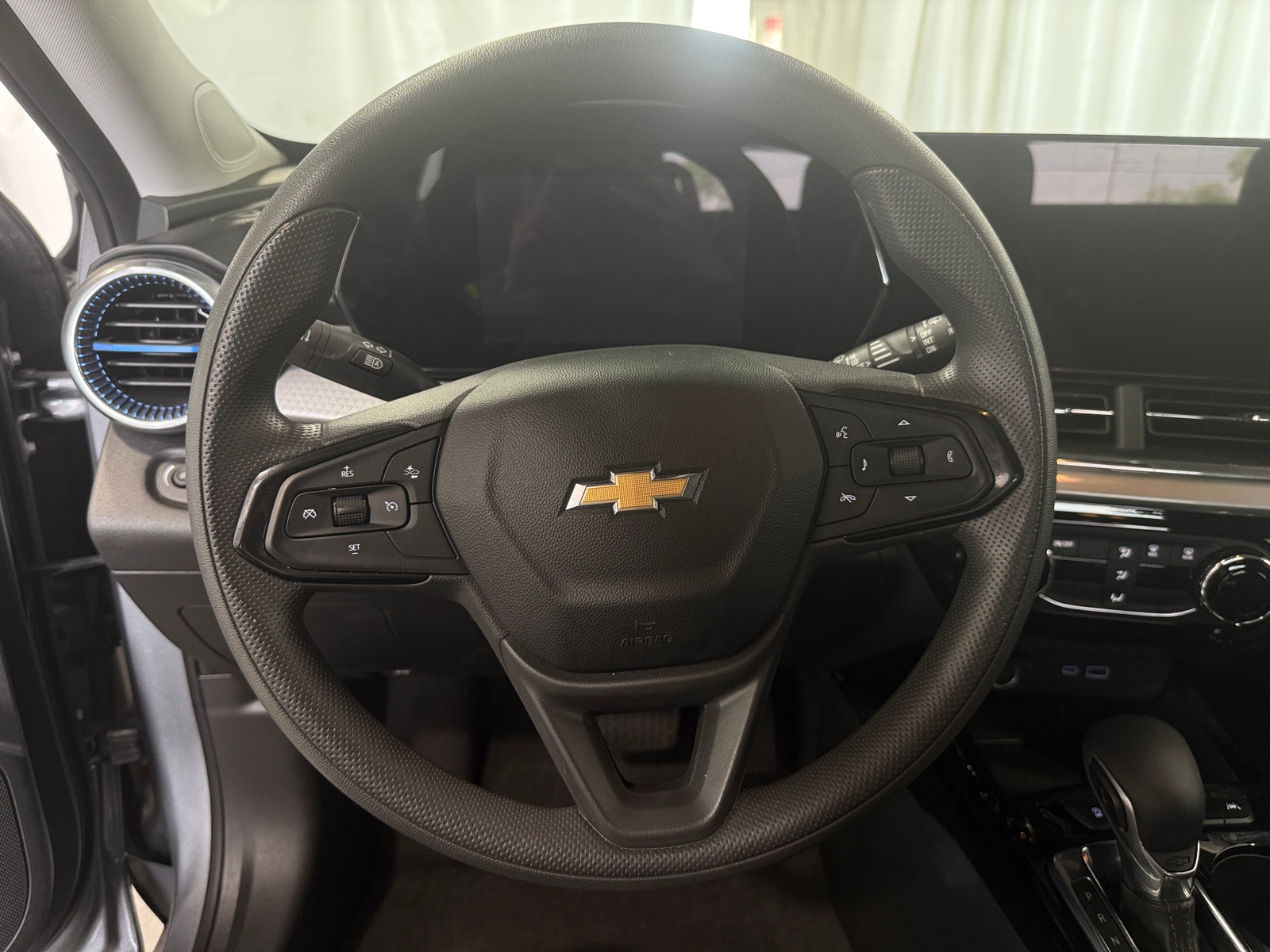 Thumbnail: 2025 Chevrolet Trax - 5