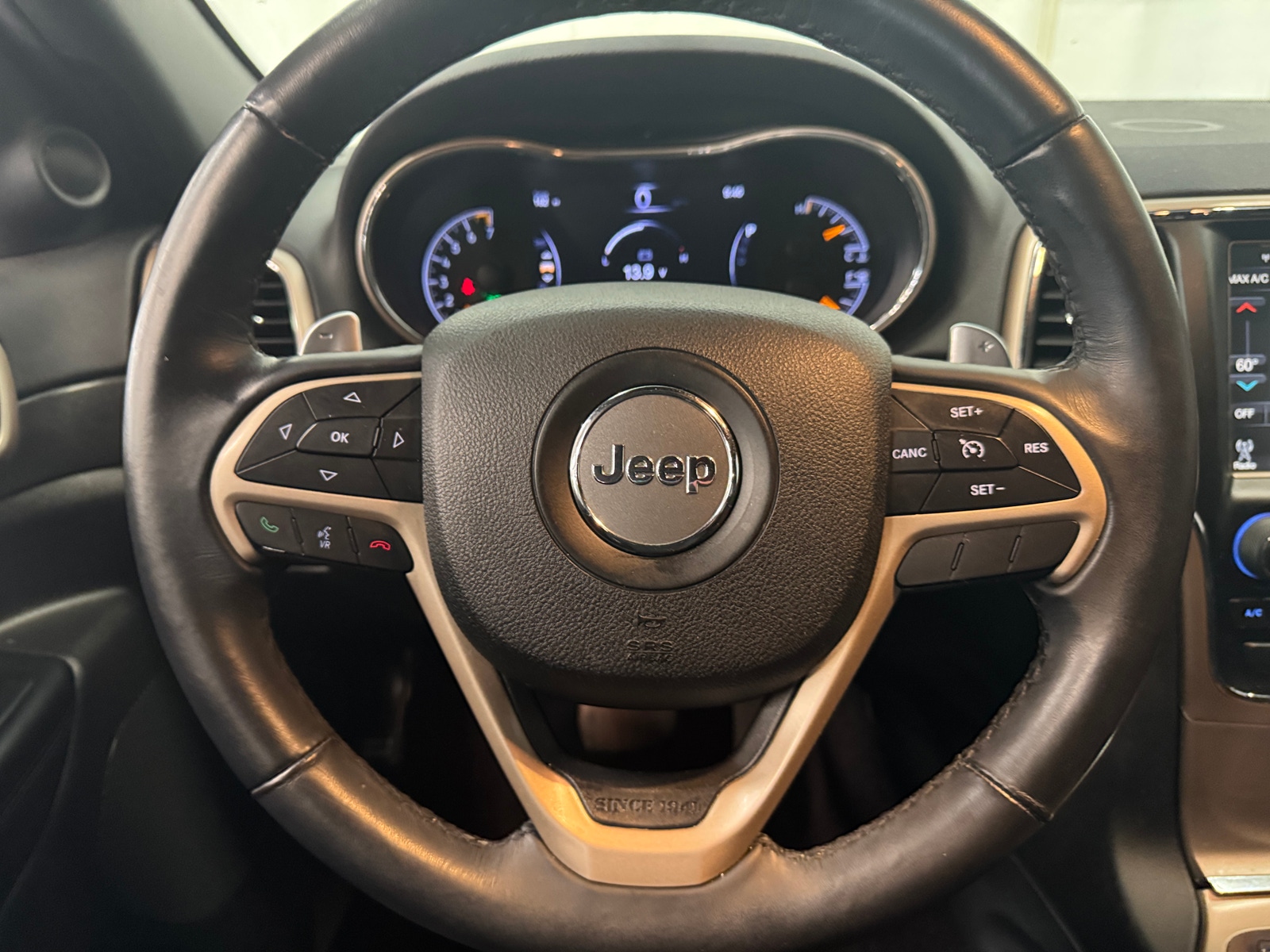 Thumbnail: 2017 Jeep Grand Cherokee - 5