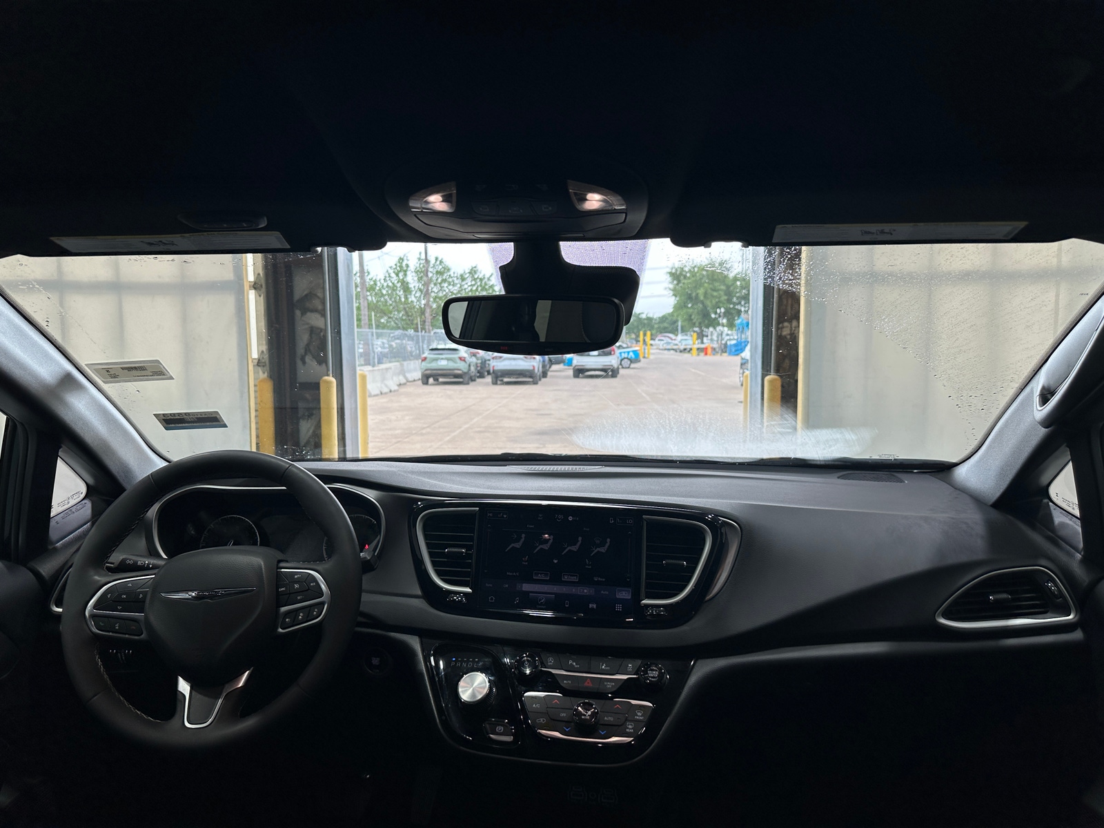 Thumbnail: 2025 Chrysler Pacifica - 2