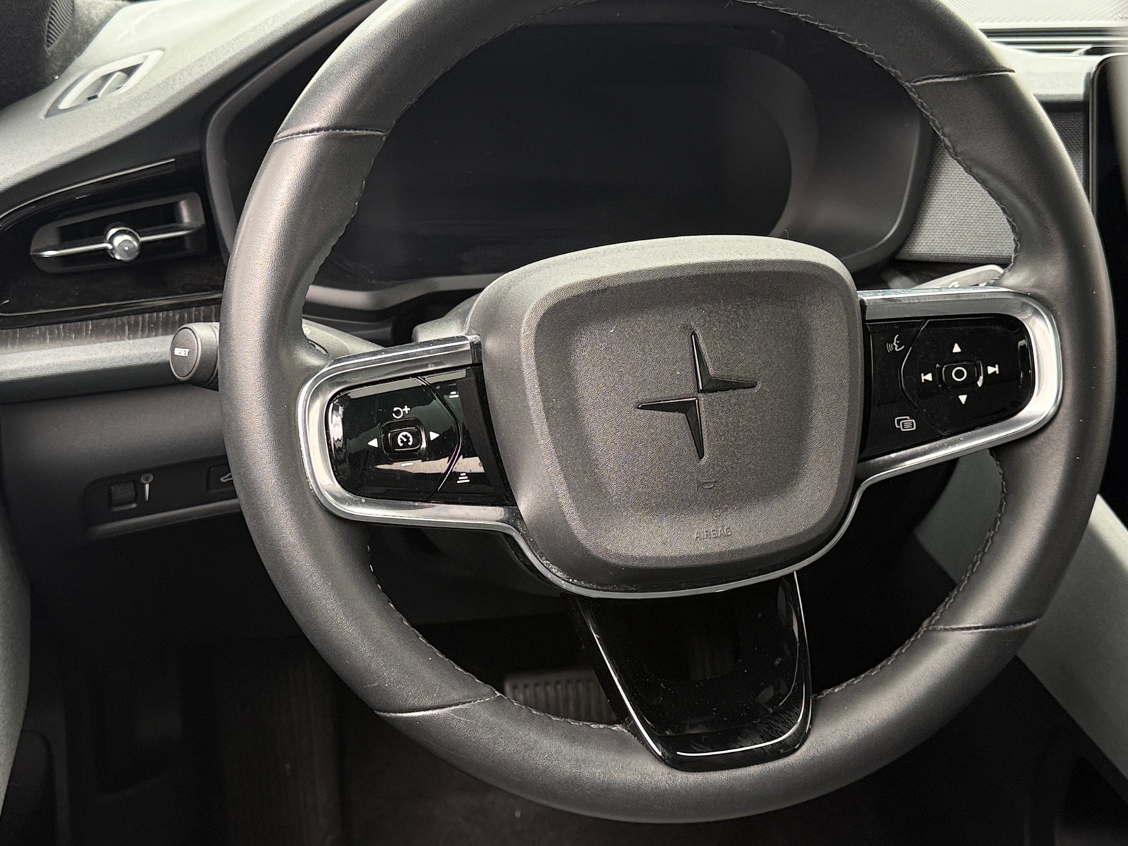 Thumbnail: 2022 Polestar 2 - 5