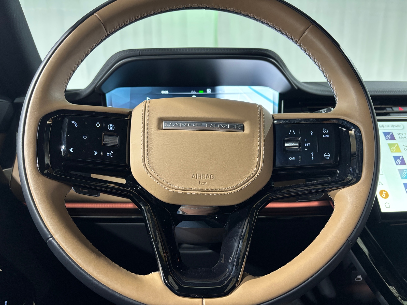 Thumbnail: 2024 Land Rover Range Rover Sport - 4