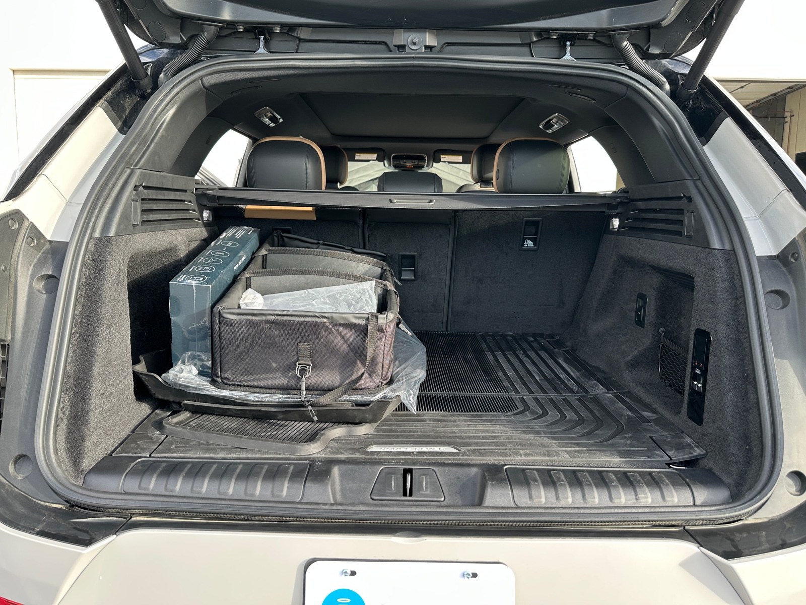 Thumbnail: 2024 Land Rover Range Rover Sport - 6