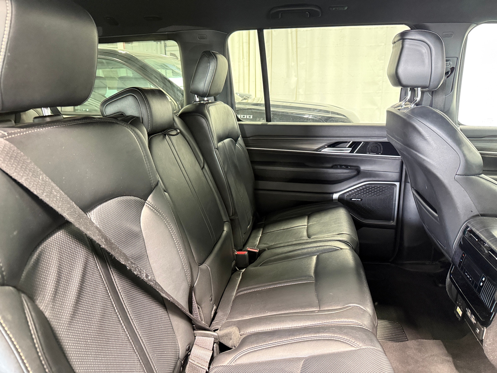 Thumbnail: 2023 Jeep Wagoneer - 5