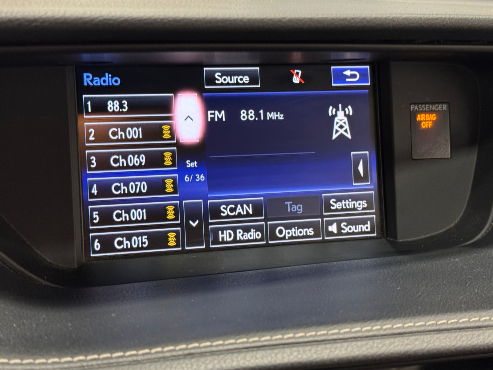 Thumbnail: 2015 Lexus ES - 3