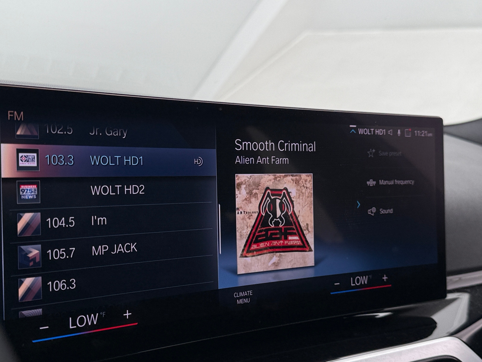 Thumbnail: 2024 BMW 3 Series - 3