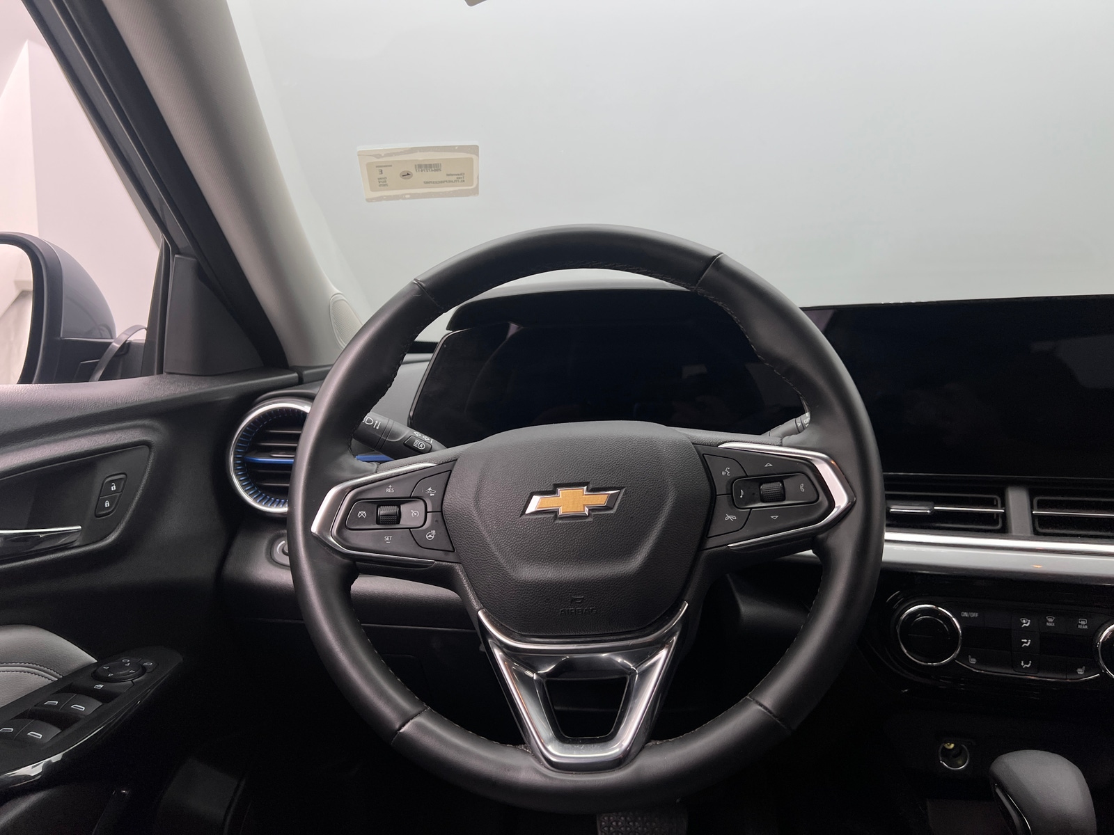 Thumbnail: 2025 Chevrolet Trax - 5