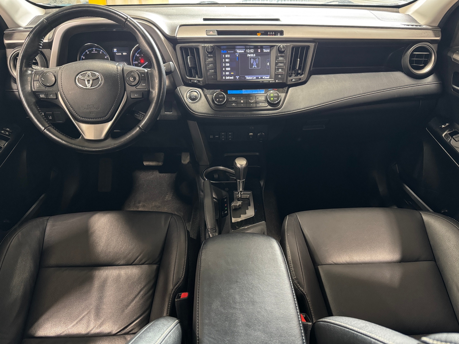 Thumbnail: 2018 Toyota RAV4 - 2
