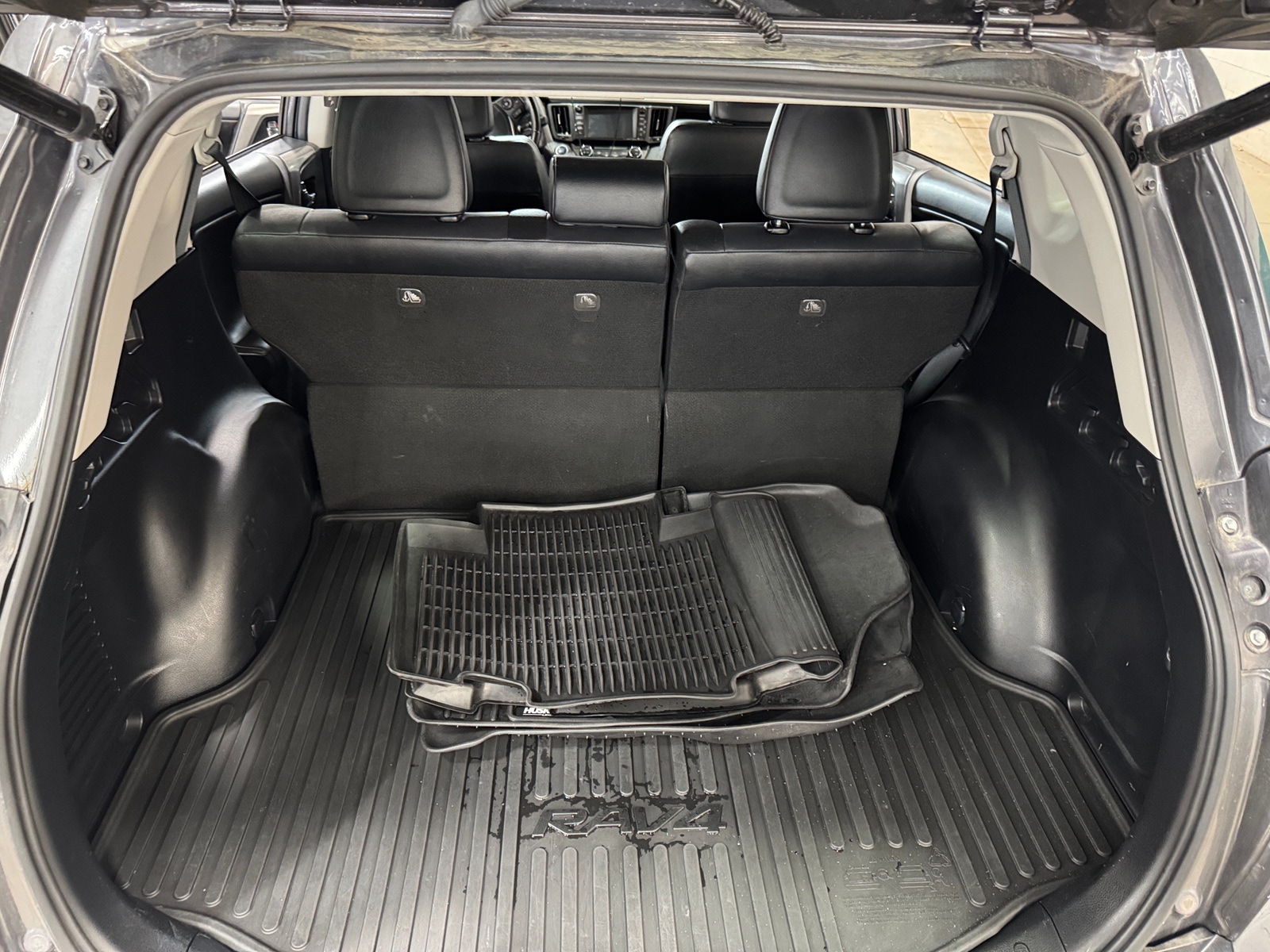 Thumbnail: 2018 Toyota RAV4 - 6