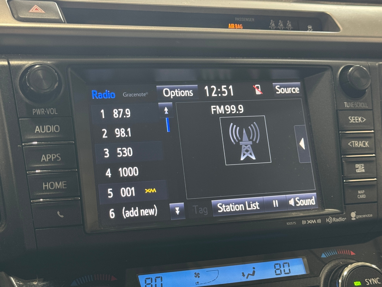 Thumbnail: 2018 Toyota RAV4 - 3