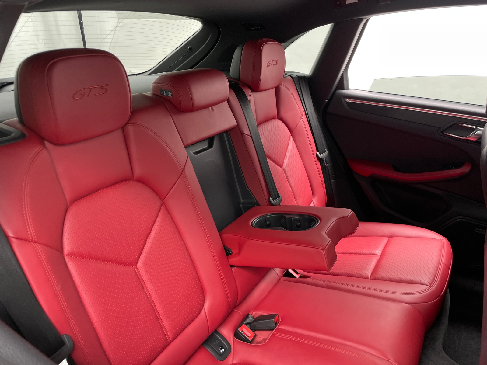 Thumbnail: 2018 Porsche Macan - 5