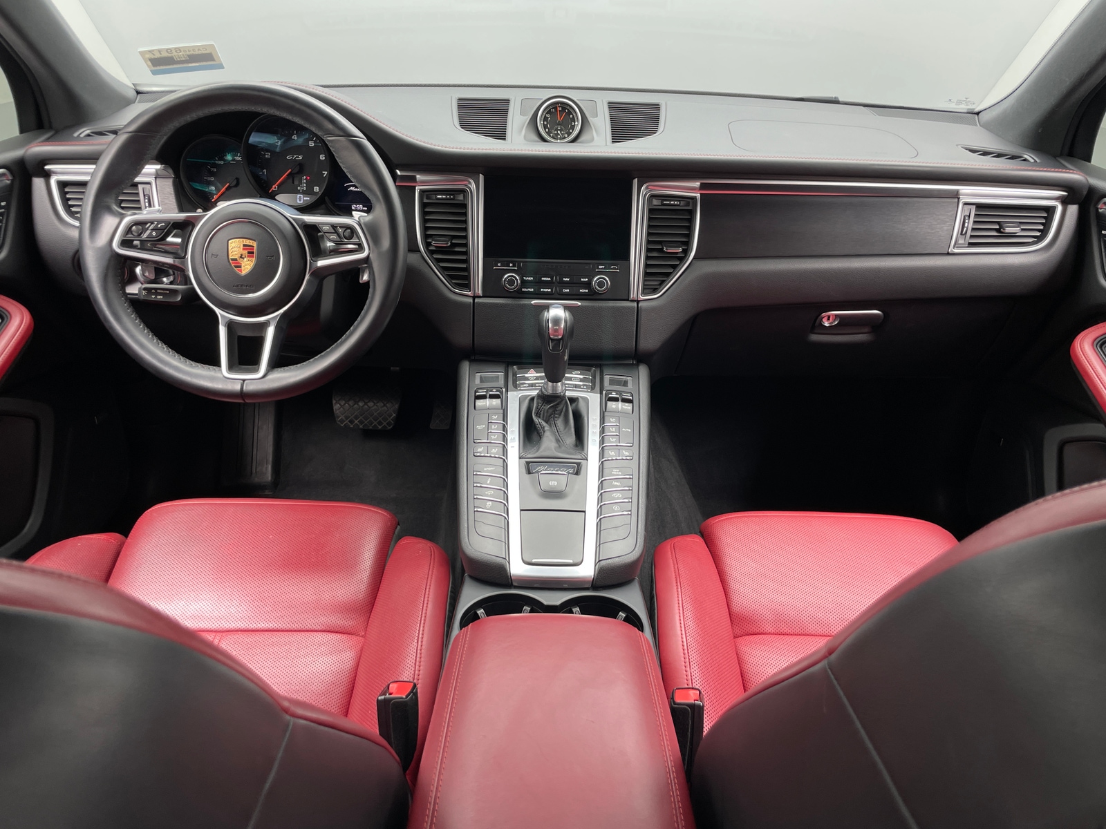 Thumbnail: 2018 Porsche Macan - 2