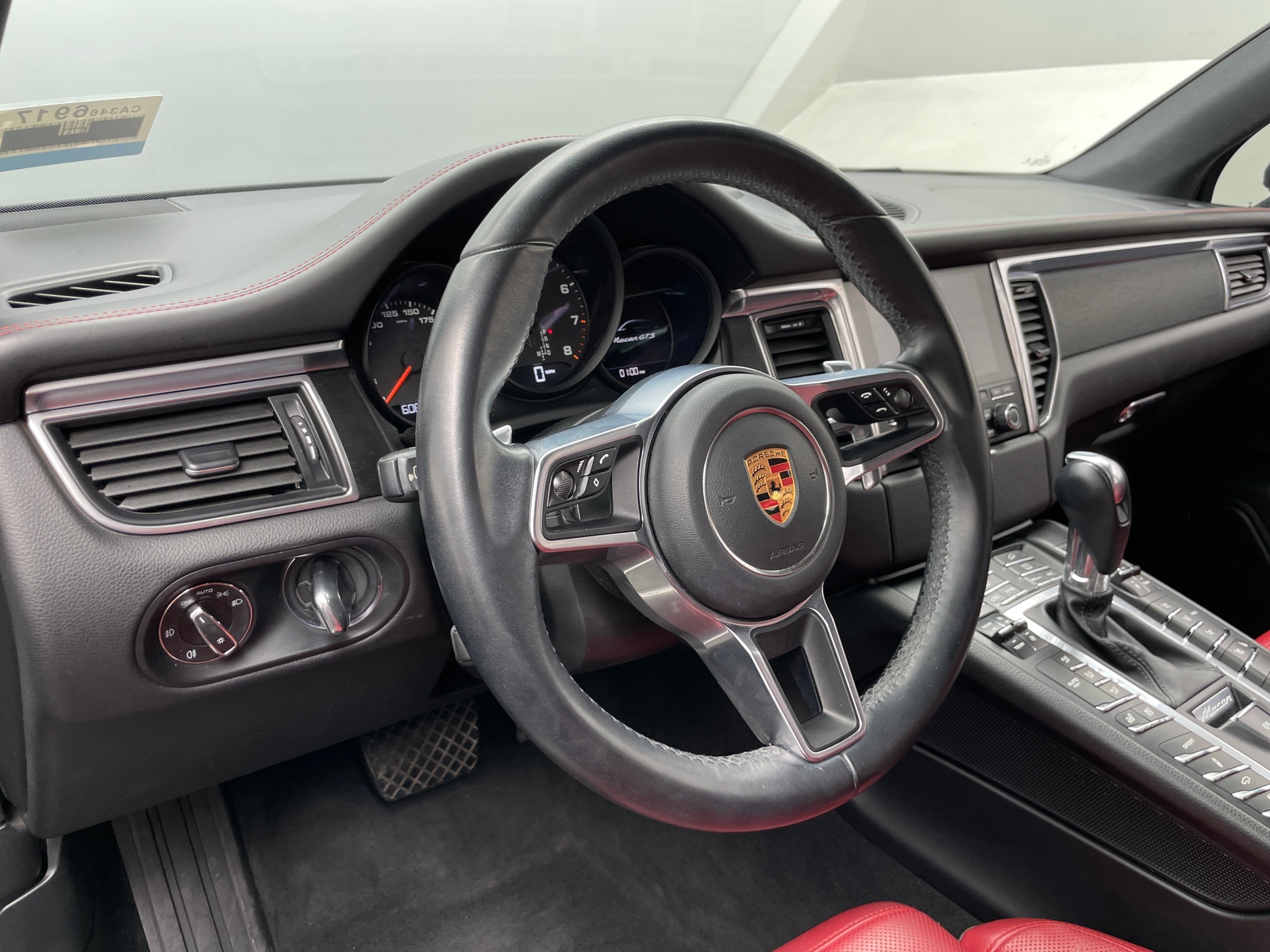 Thumbnail: 2018 Porsche Macan - 4