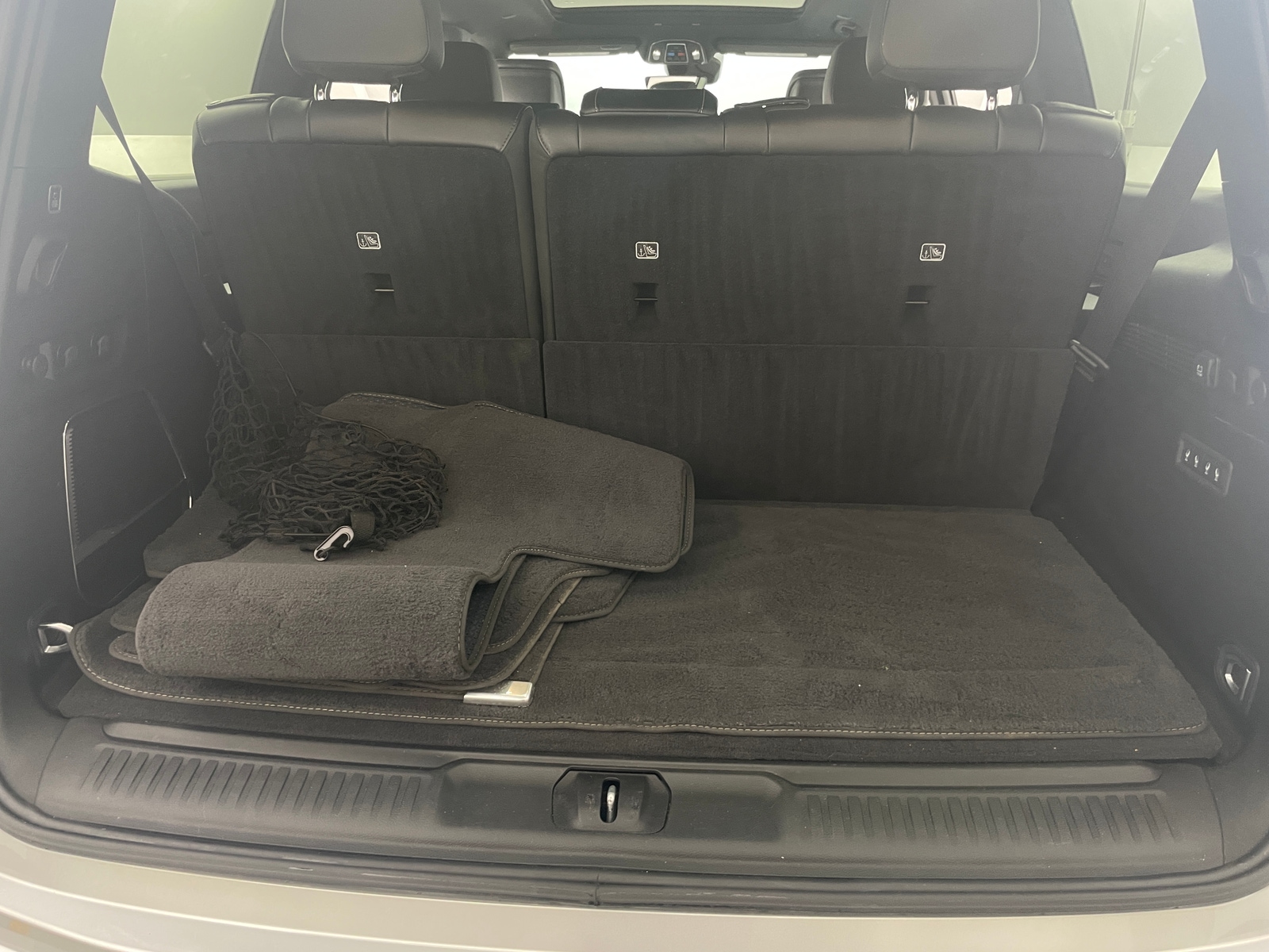 Thumbnail: 2022 Jeep Wagoneer - 6