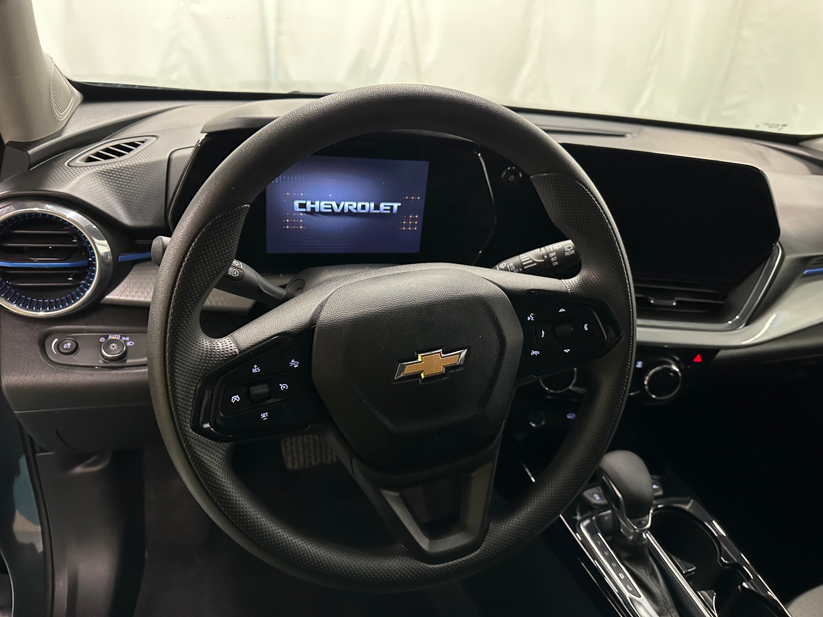 Thumbnail: 2025 Chevrolet Trax - 5