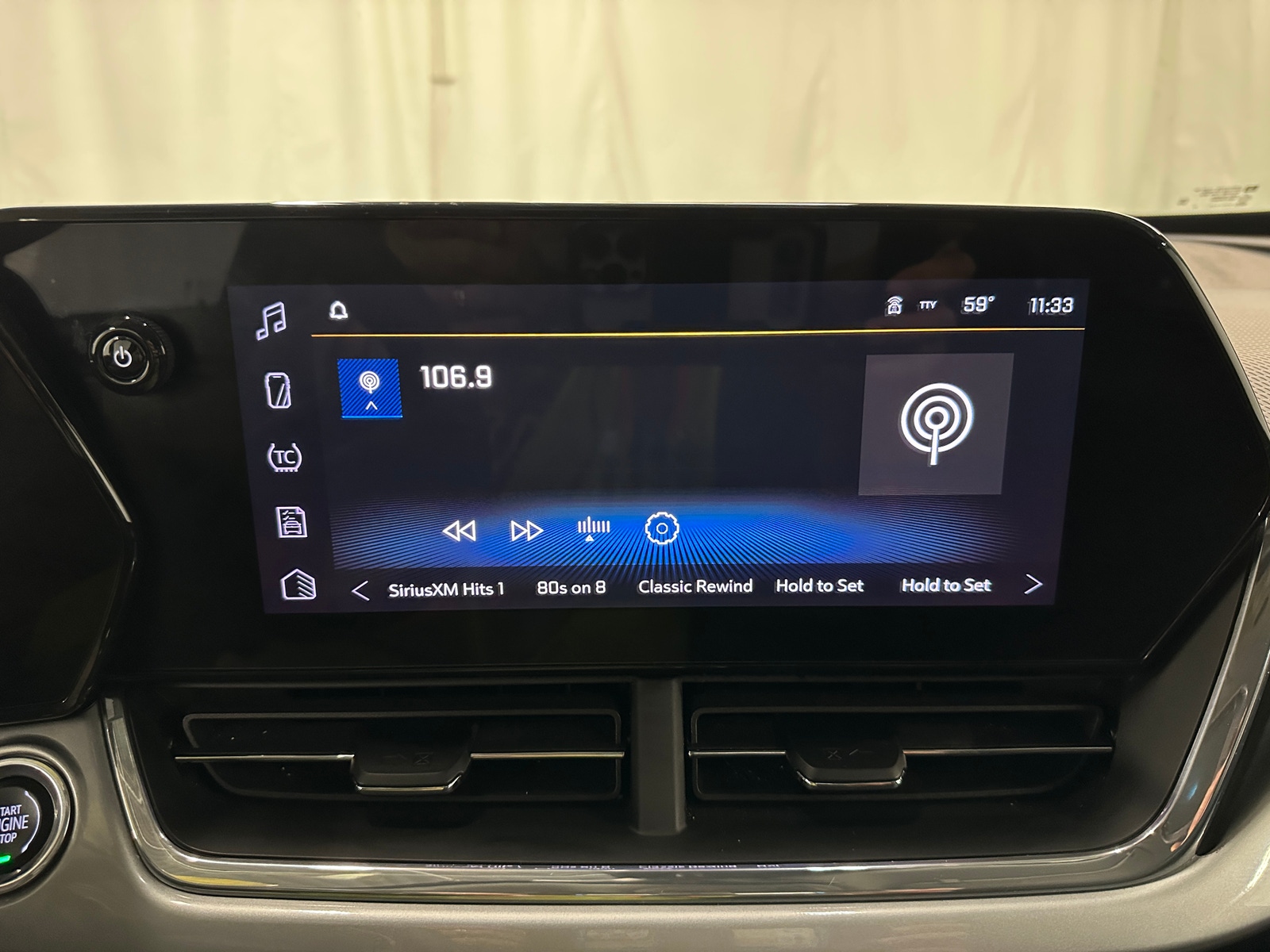 Thumbnail: 2025 Chevrolet Trax - 4