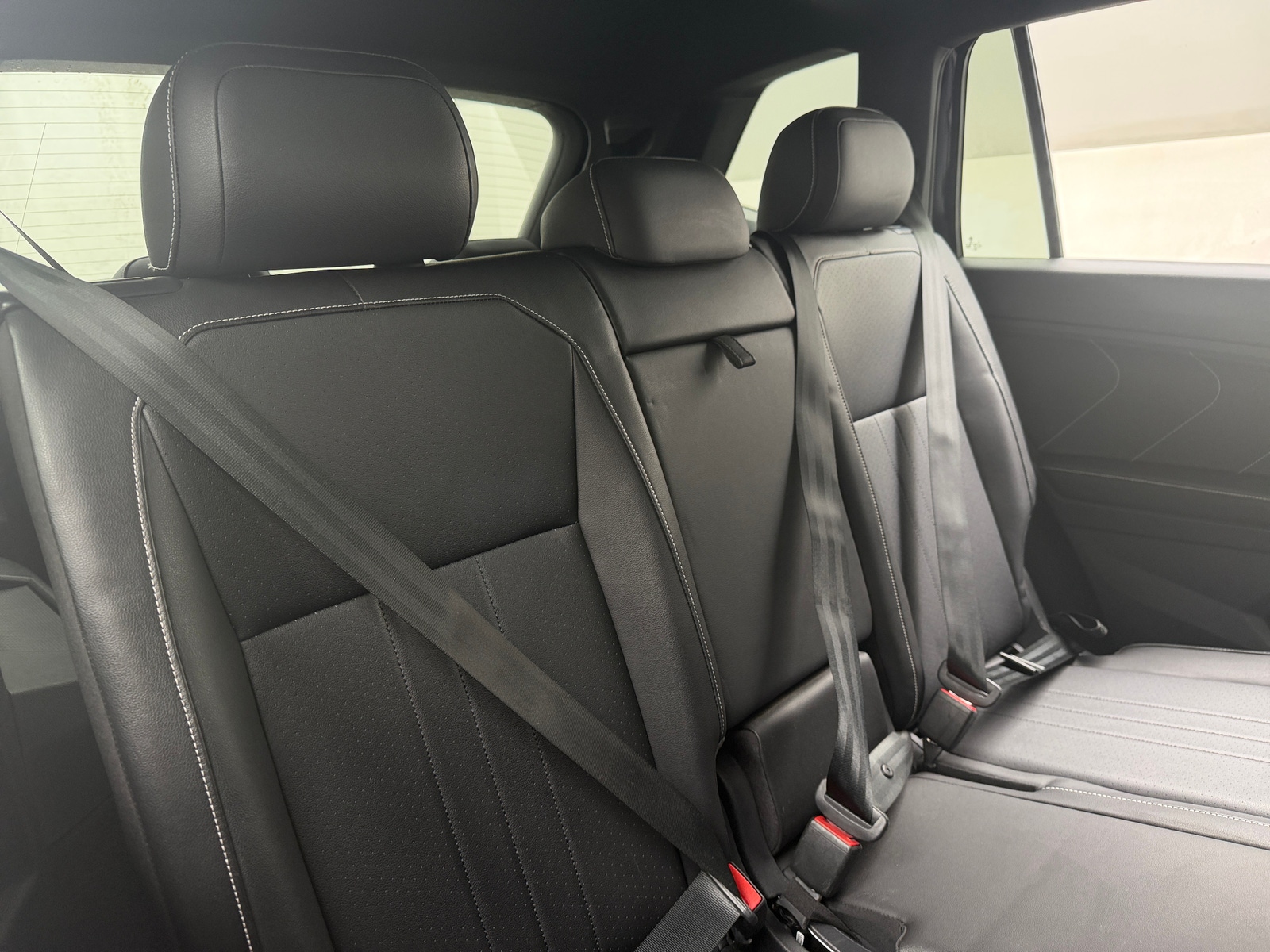 Thumbnail: 2023 Volkswagen Tiguan - 5