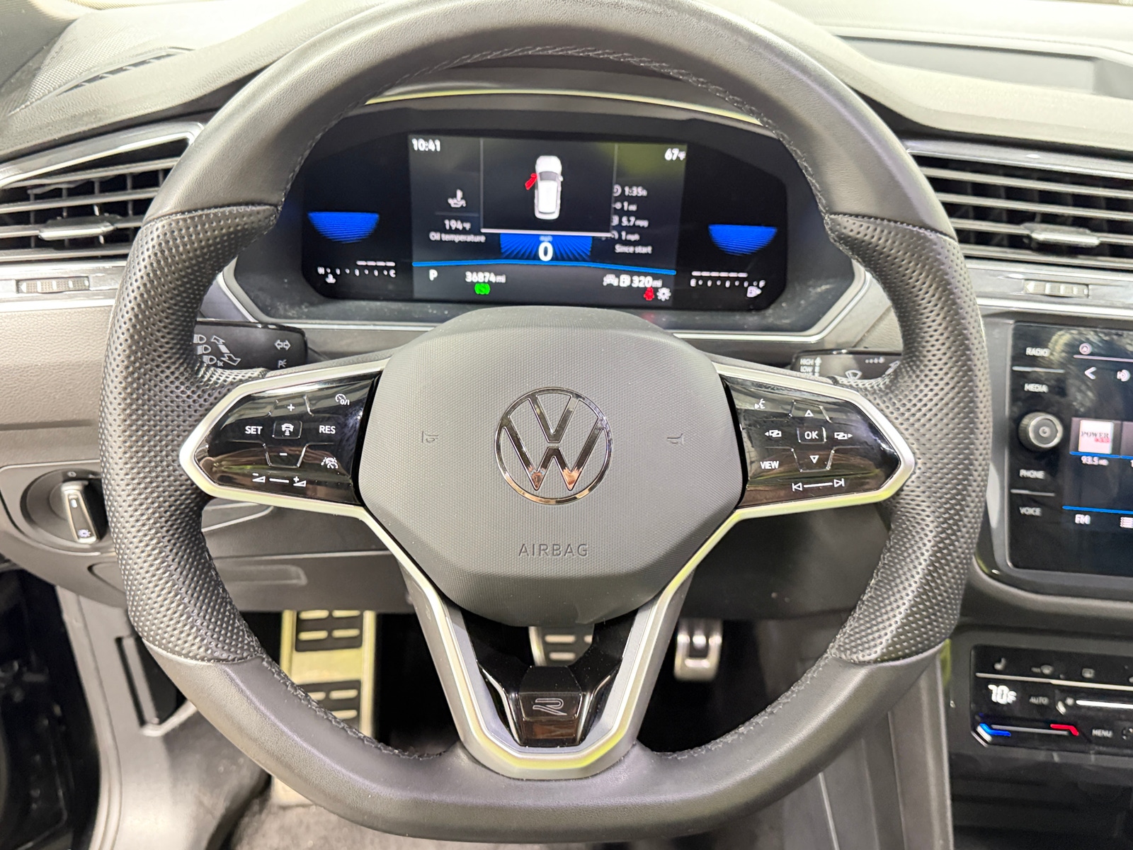 Thumbnail: 2023 Volkswagen Tiguan - 4