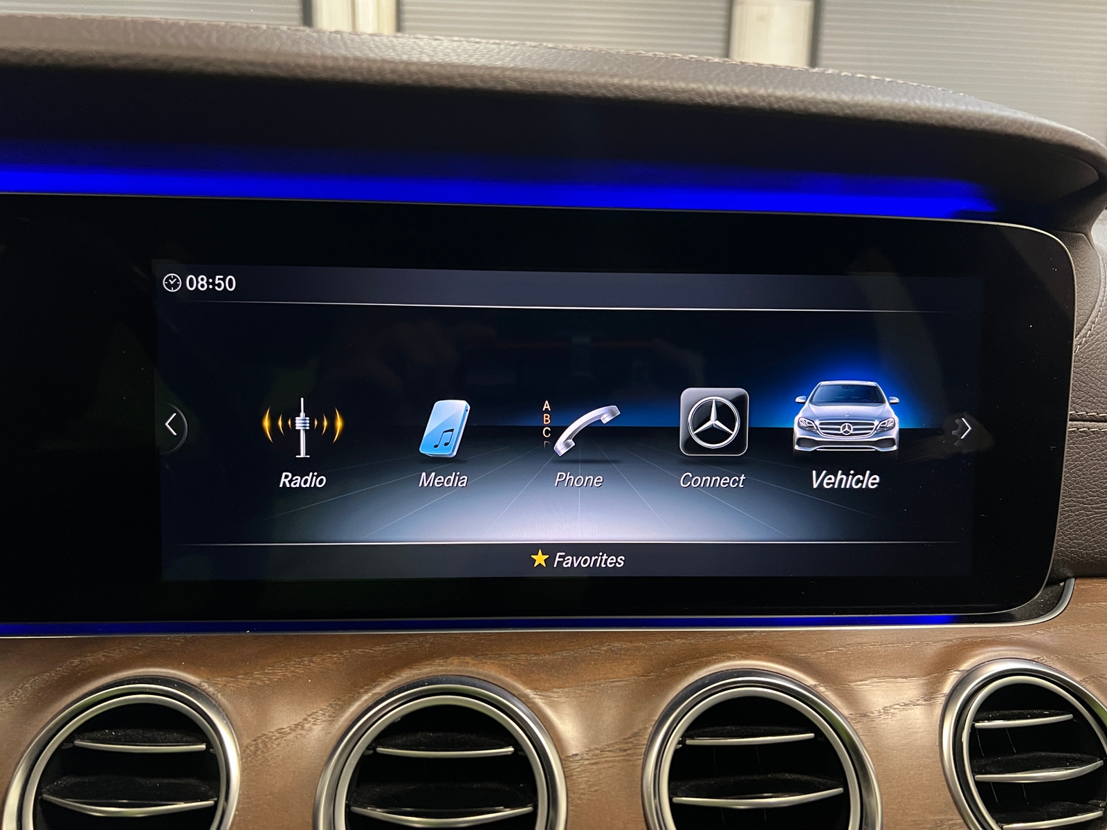 Thumbnail: 2019 Mercedes-Benz E-Class - 3