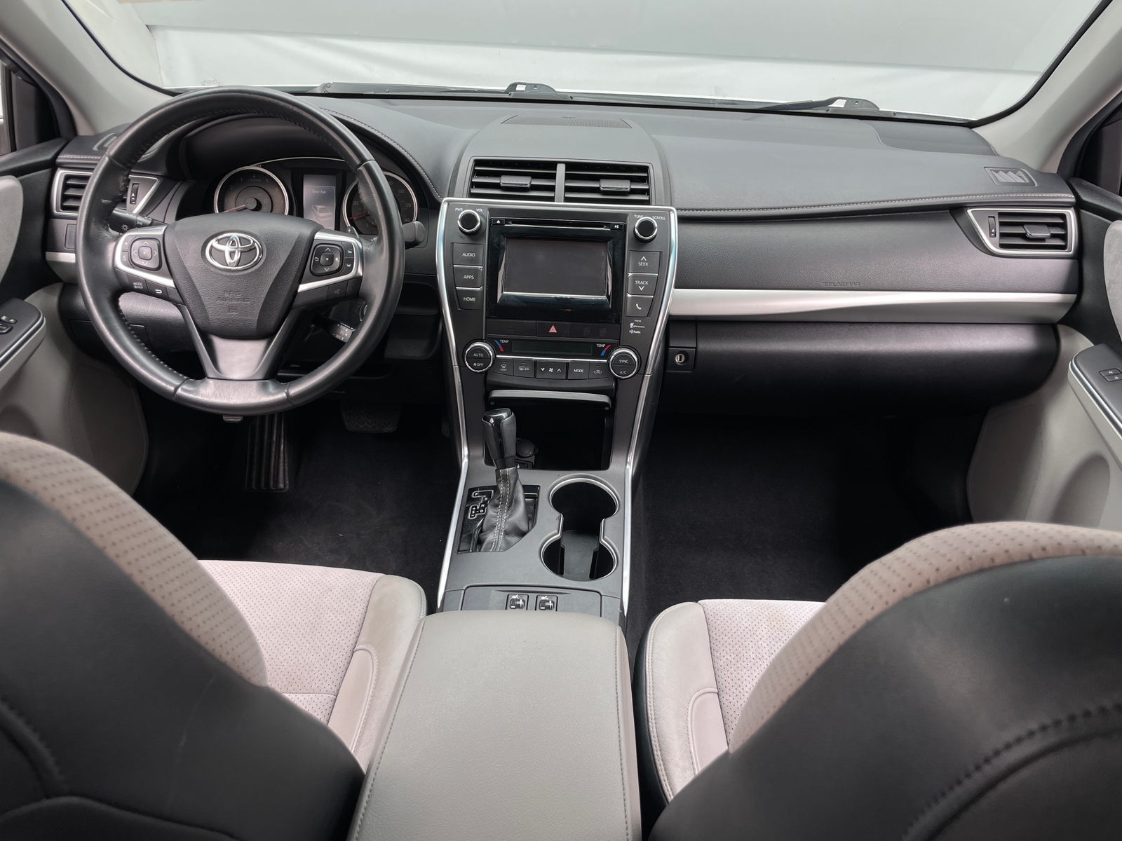 Thumbnail: 2015 Toyota Camry - 3