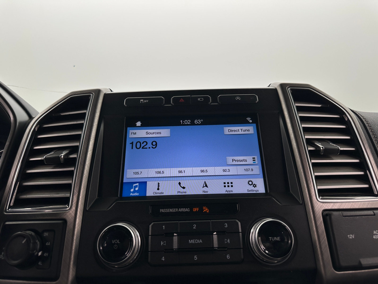 Thumbnail: 2018 Ford Econoline - 3