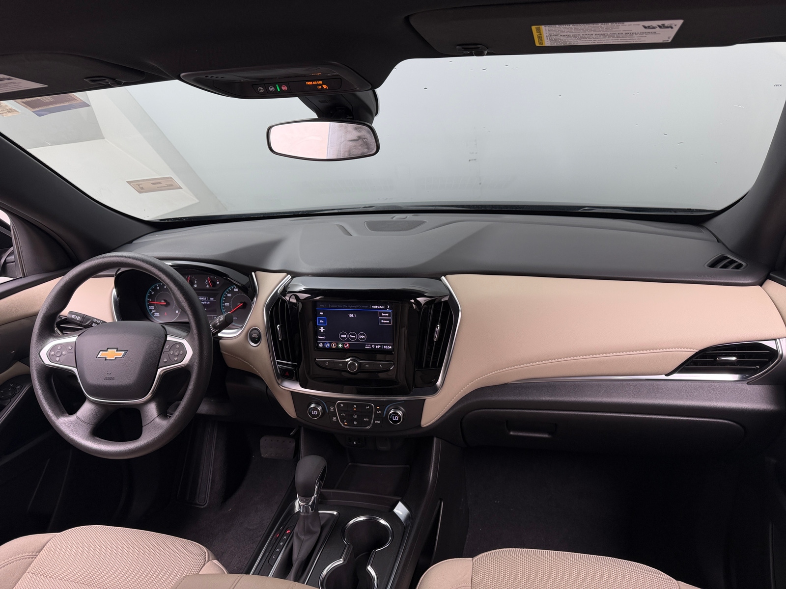 Thumbnail: 2023 Chevrolet Traverse - 3