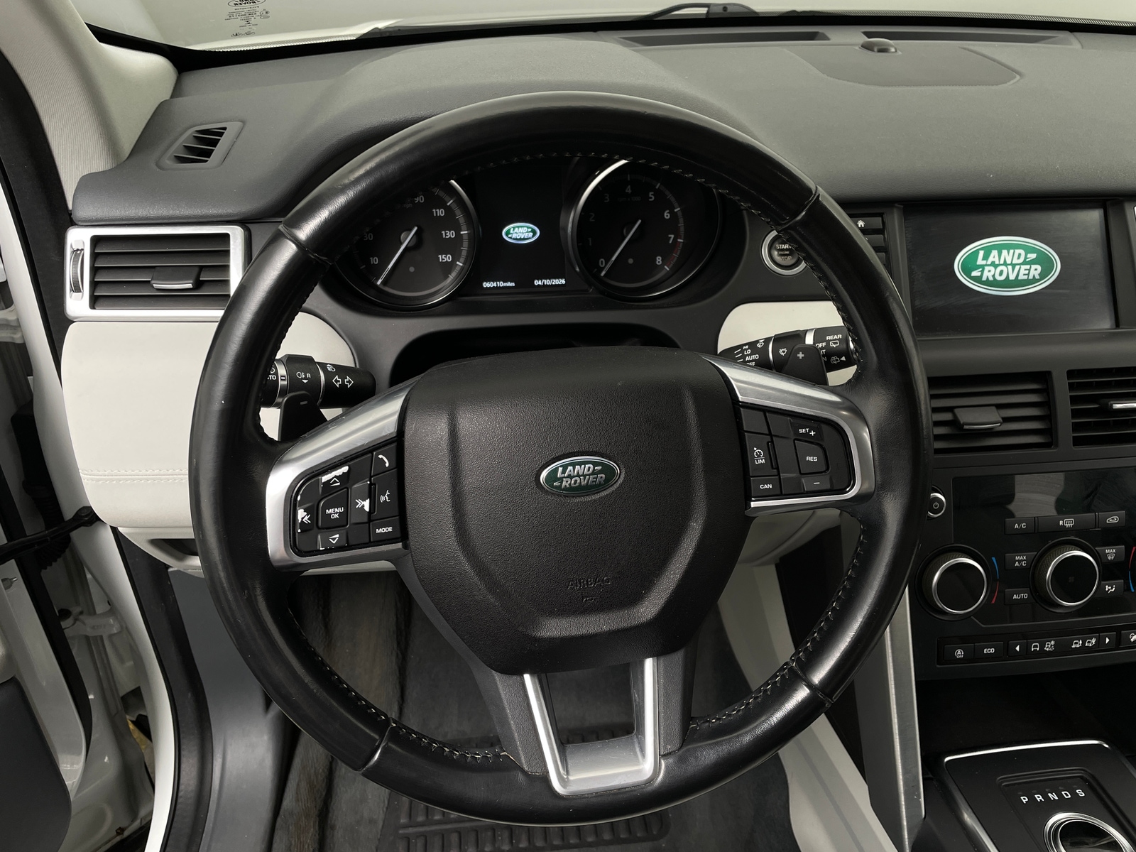 Thumbnail: 2018 Land Rover Discovery Sport - 4