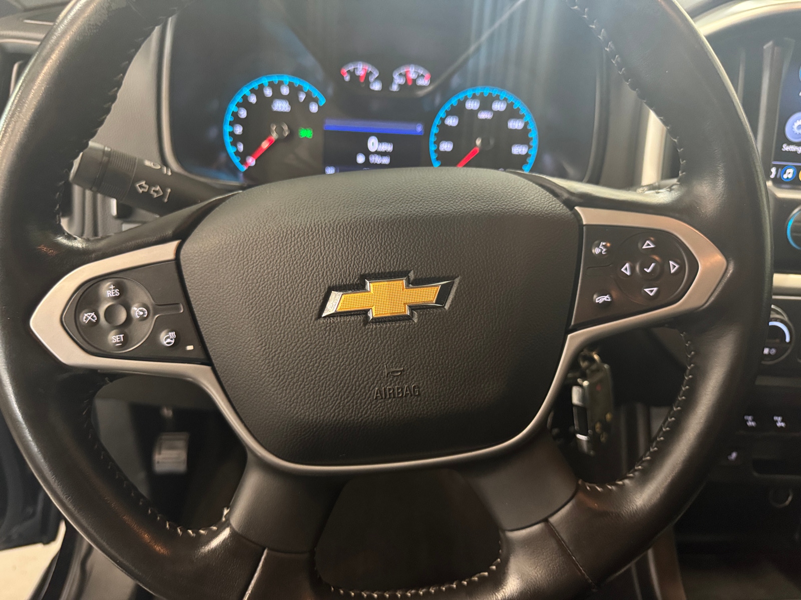 Thumbnail: 2022 Chevrolet Colorado - 4