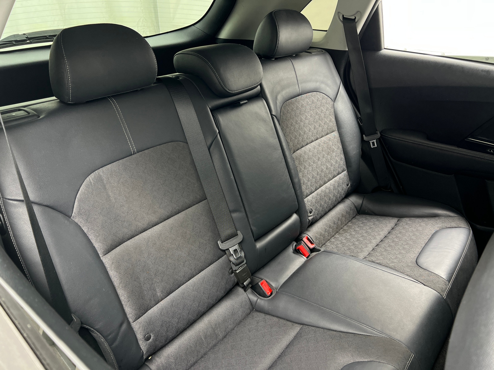 Thumbnail: 2018 Kia Niro - 6