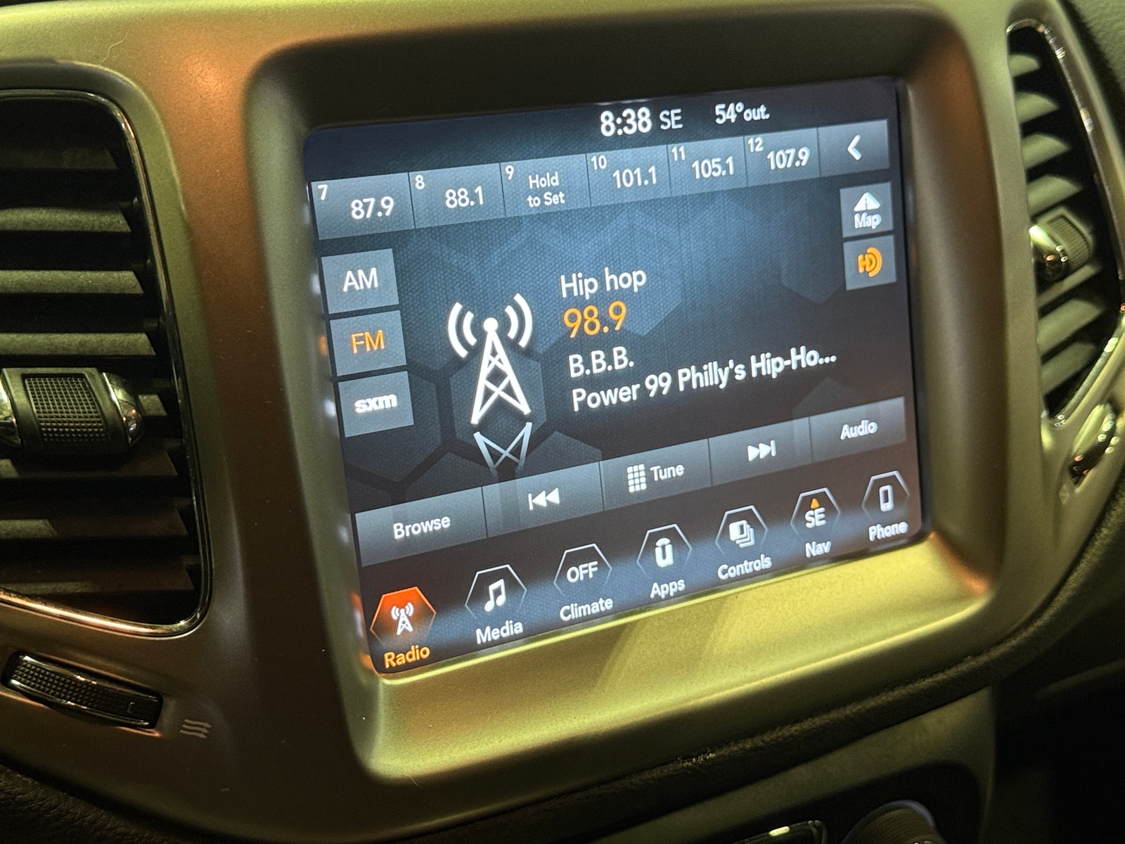 Thumbnail: 2017 Jeep Compass - 4