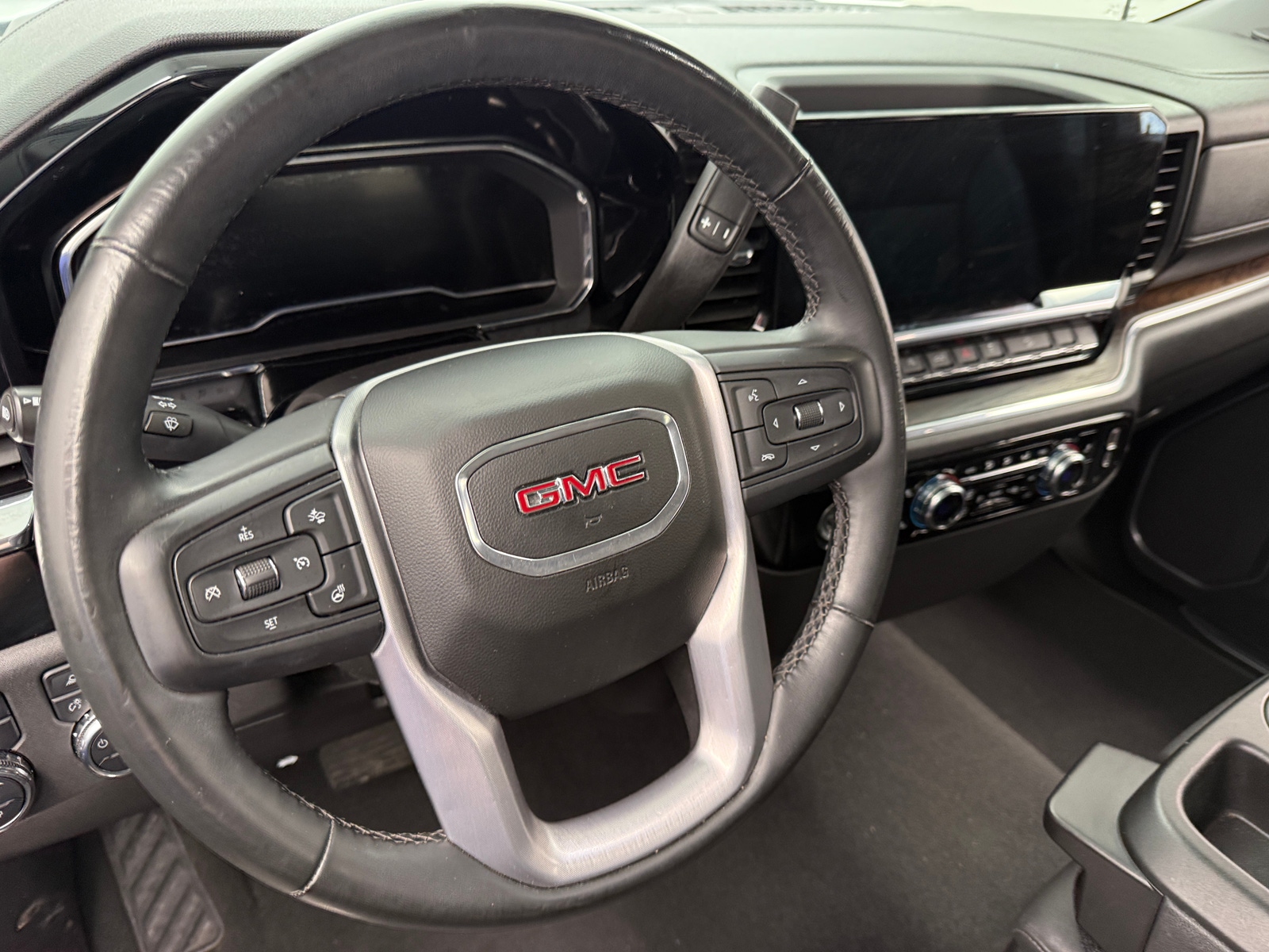 Thumbnail: 2024 GMC Sierra 1500 - 4